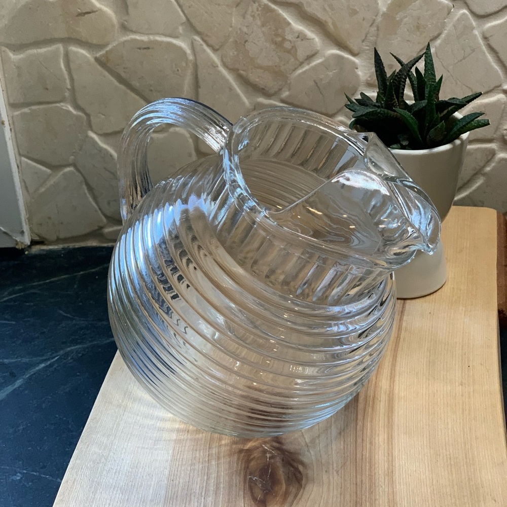 ANCHOR HOCKING | Round Ribbed Slanted Ball Shaped Pitcher